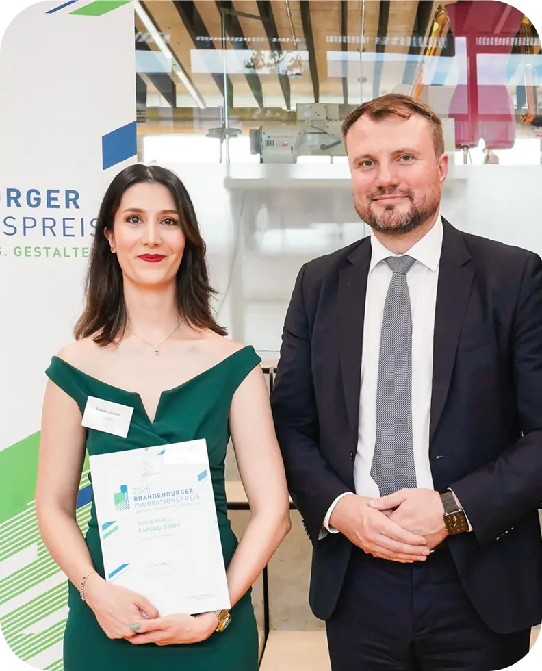 Ghazaleh Madani receiving the Brandenburg Innovation Prize 2025